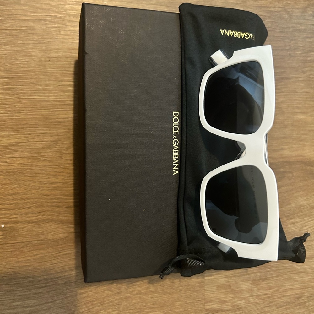 Dolce & Gabbana White and Black VR Glasses